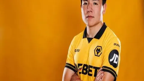 辛纳首夺澳网男单冠军荣耀。