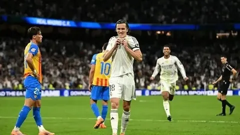 亚冬会八区体育场：历史与现代的演变轨迹